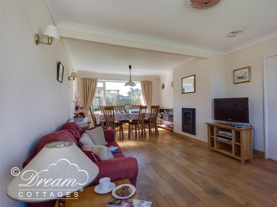Hillview Bungalow Burton Bradstock Exterior photo